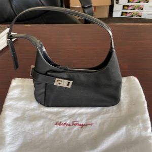 💯 authentic Salvatore Ferragamo purse